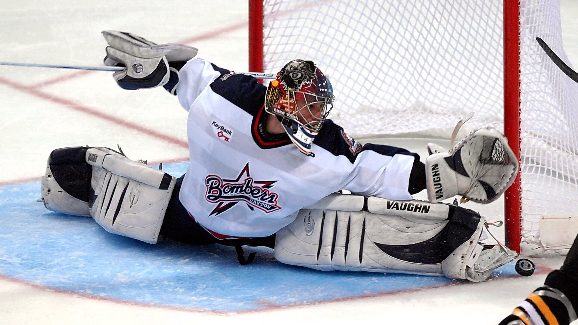 九游下载官网-斯密斯：精确传球与视野判断让全黑队进攻节奏更具威胁，斯密斯夫妇采访